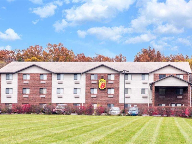 Super 8 By Wyndham Richfield Cleveland Otel Dış mekan fotoğraf