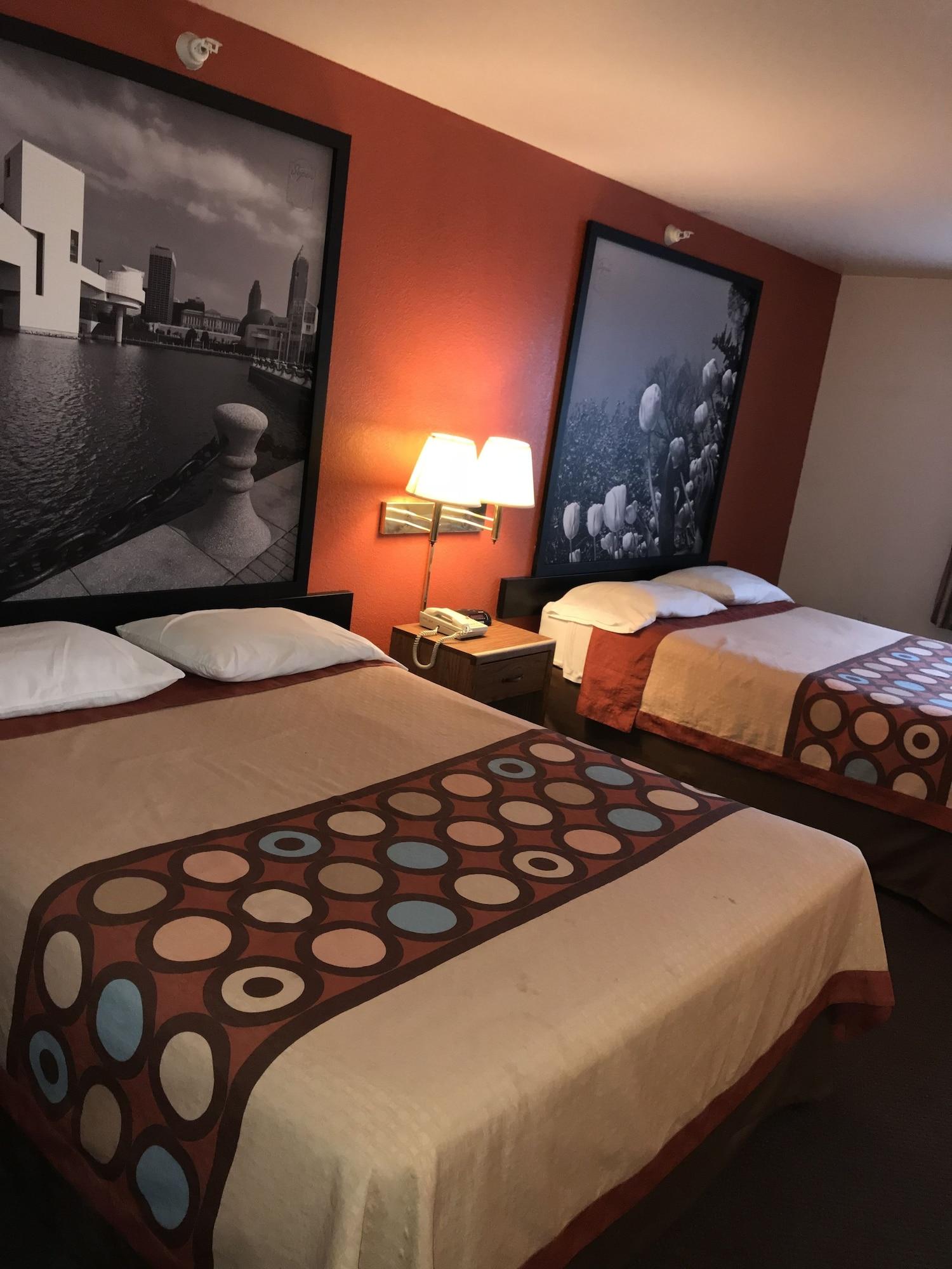 Super 8 By Wyndham Richfield Cleveland Otel Dış mekan fotoğraf