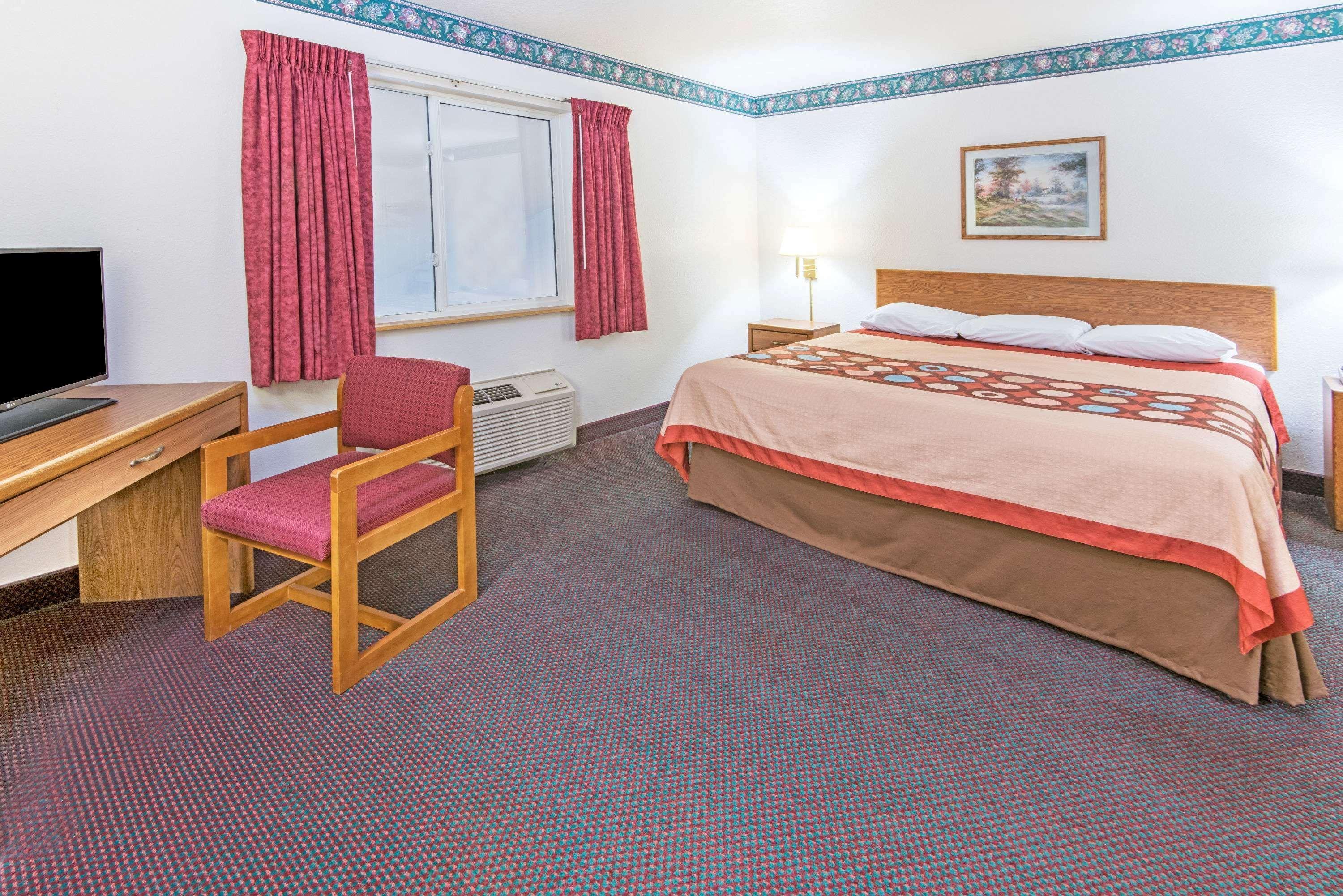 Super 8 By Wyndham Richfield Cleveland Otel Dış mekan fotoğraf