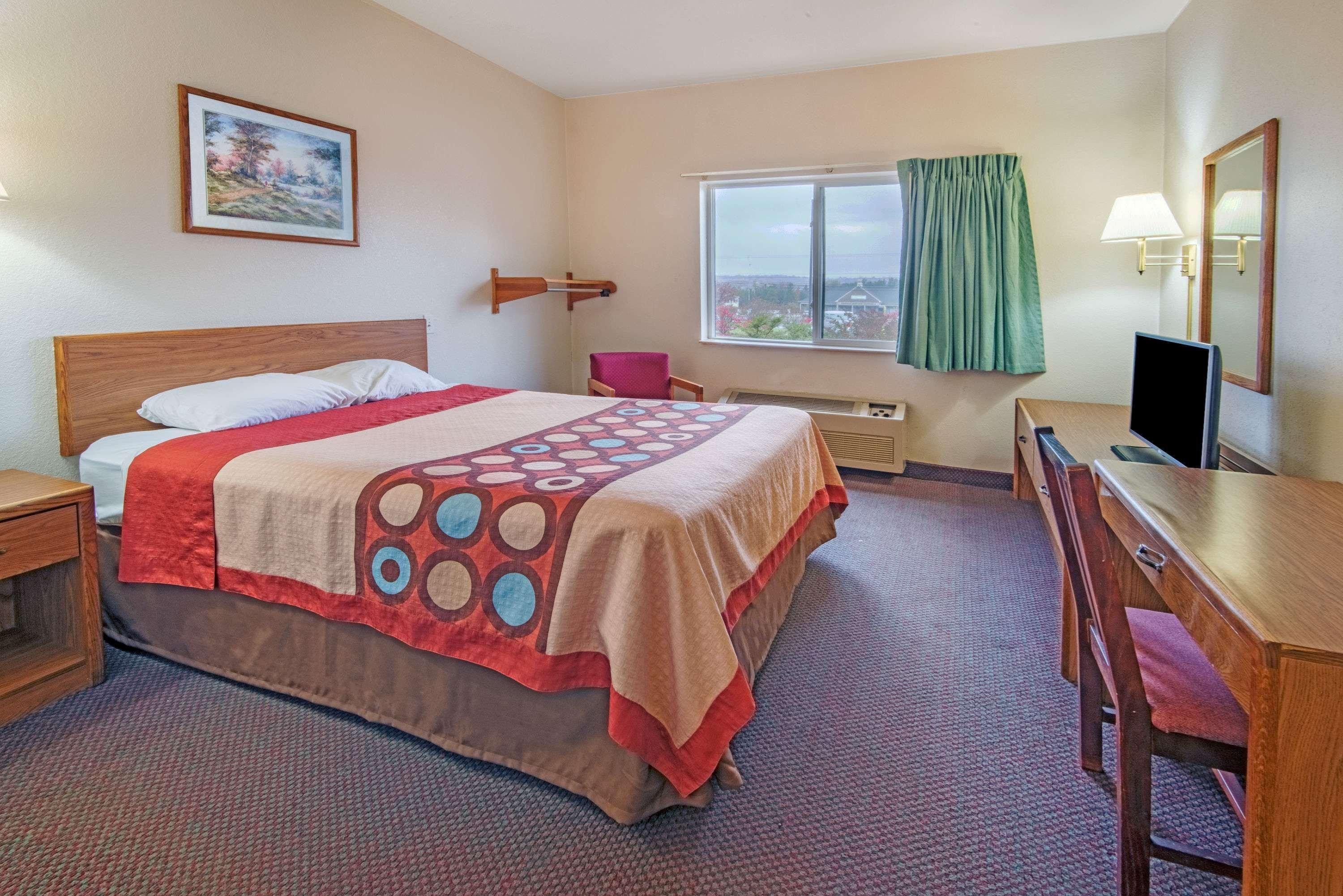 Super 8 By Wyndham Richfield Cleveland Otel Dış mekan fotoğraf
